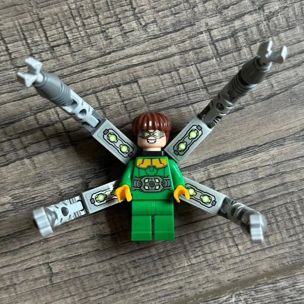 Rare 2020 Green LEGO Marvel Doc Ock Spiderman Villain Arms Mini Figure